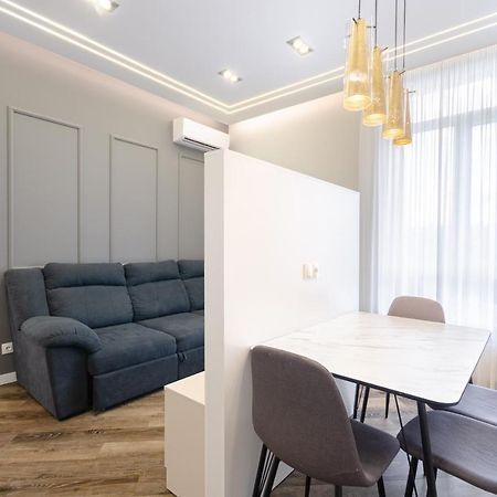 Petrovdom Ж38 In Luxury Apartments At 68 Zhylyanska Street,38 Perlyna Kijev Kültér fotó