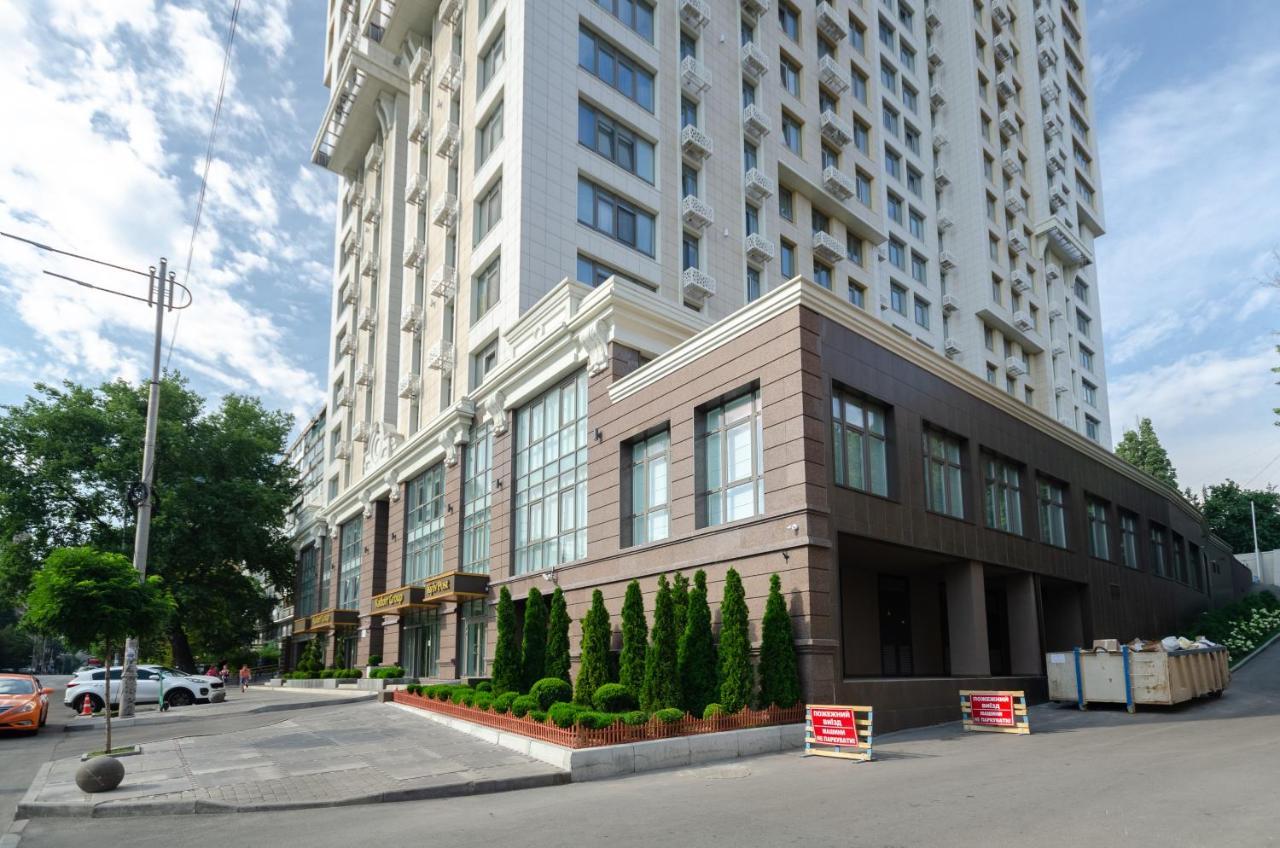Petrovdom Ж38 In Luxury Apartments At 68 Zhylyanska Street,38 Perlyna Kijev Kültér fotó