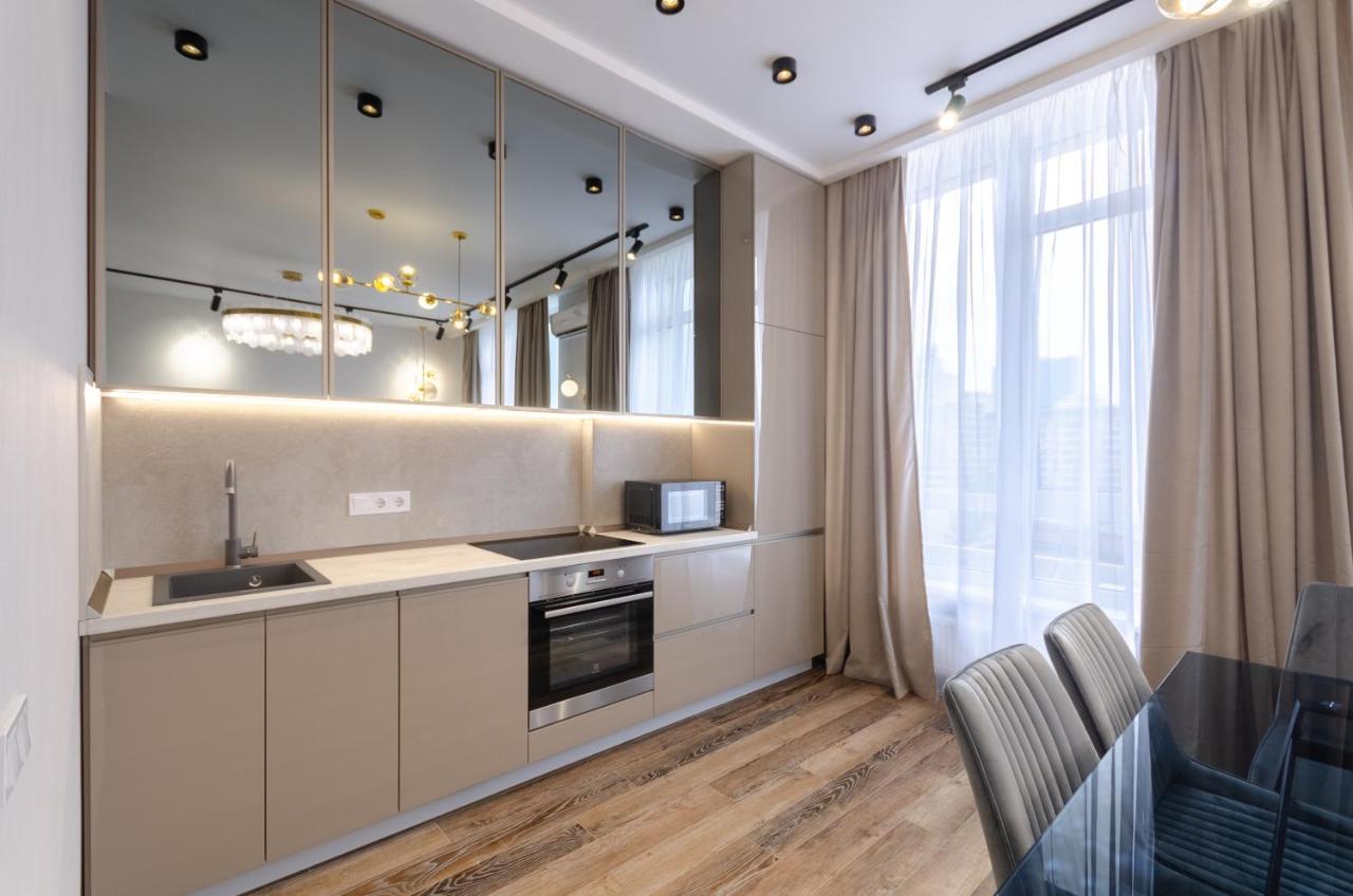 Petrovdom Ж38 In Luxury Apartments At 68 Zhylyanska Street,38 Perlyna Kijev Kültér fotó