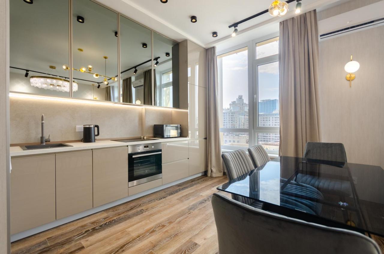 Petrovdom Ж38 In Luxury Apartments At 68 Zhylyanska Street,38 Perlyna Kijev Kültér fotó