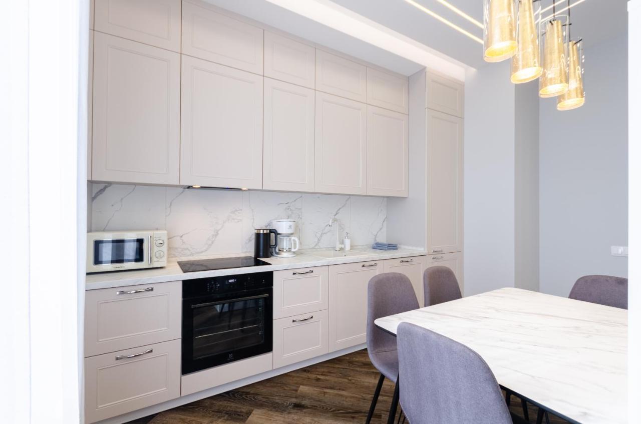 Petrovdom Ж38 In Luxury Apartments At 68 Zhylyanska Street,38 Perlyna Kijev Kültér fotó