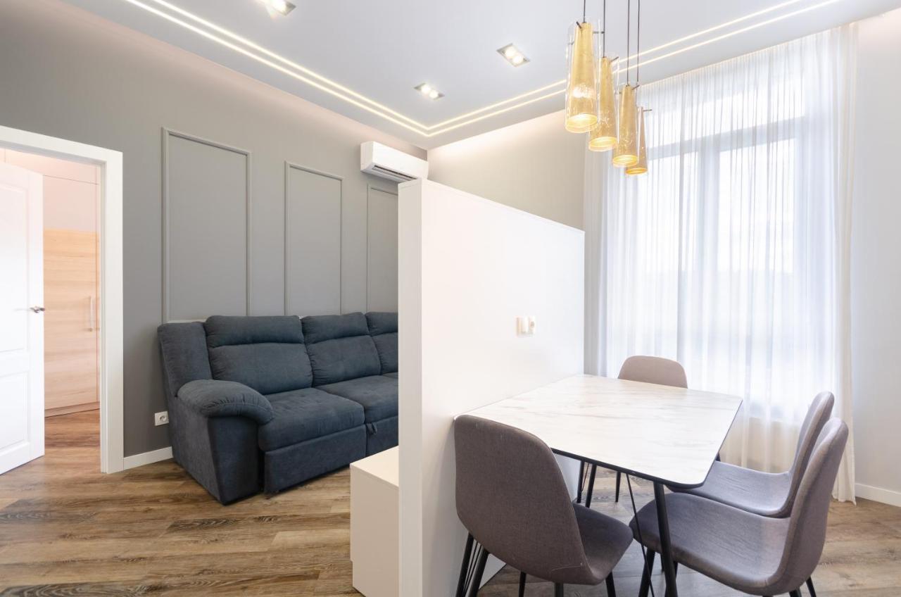 Petrovdom Ж38 In Luxury Apartments At 68 Zhylyanska Street,38 Perlyna Kijev Kültér fotó