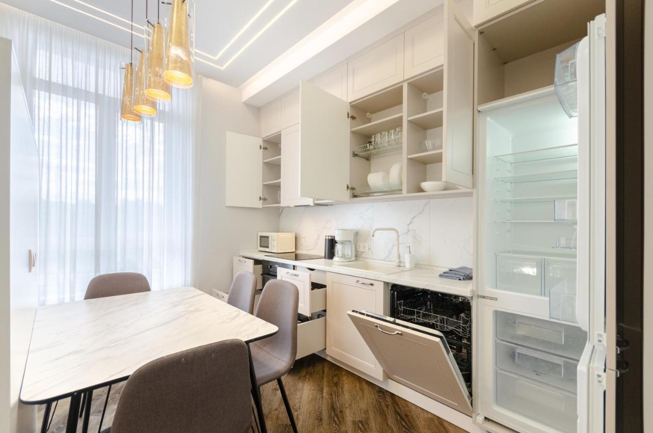 Petrovdom Ж38 In Luxury Apartments At 68 Zhylyanska Street,38 Perlyna Kijev Kültér fotó