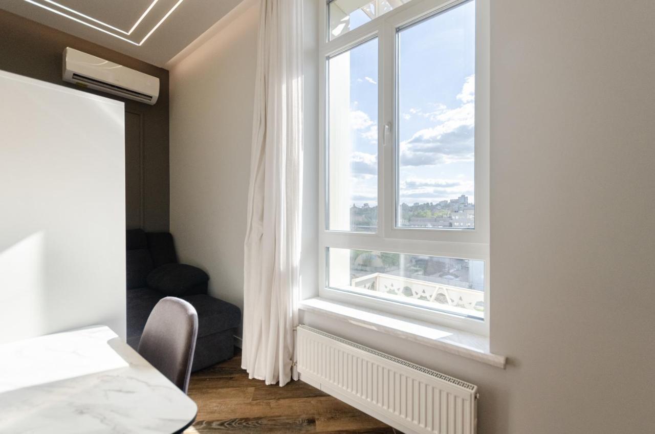 Petrovdom Ж38 In Luxury Apartments At 68 Zhylyanska Street,38 Perlyna Kijev Kültér fotó